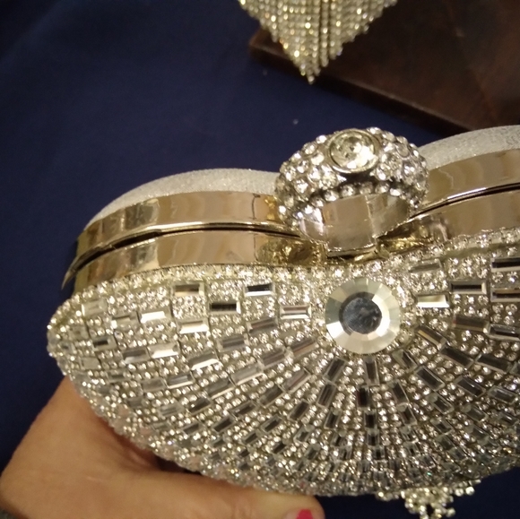 Purses - Picture 9 of 10